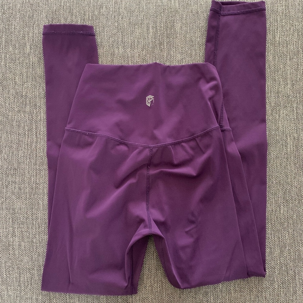 Born Primitive OG Your Go To Leggings - small